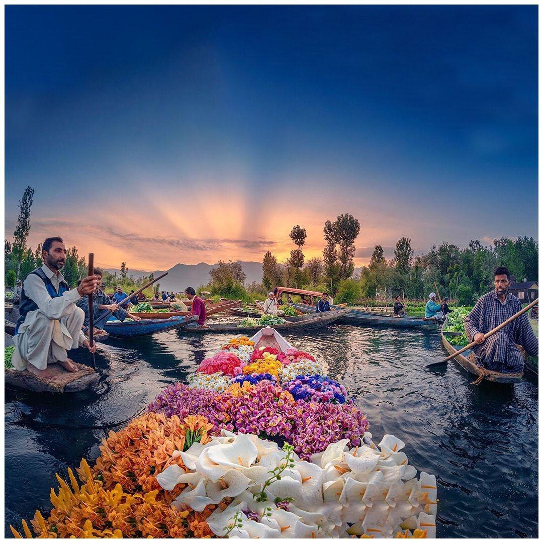 Floating Vegetable Market