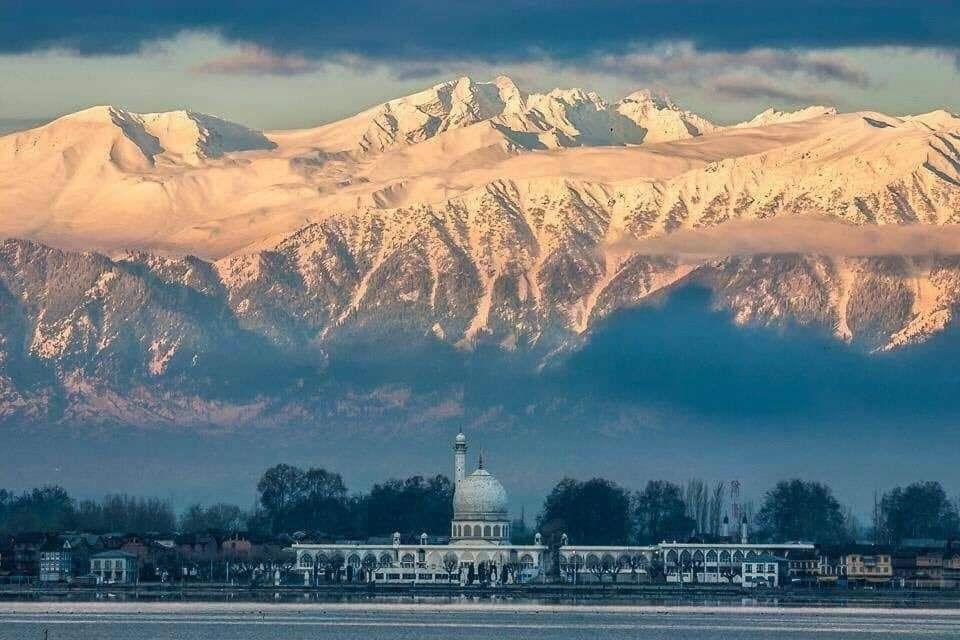 Hazratbal Shrine