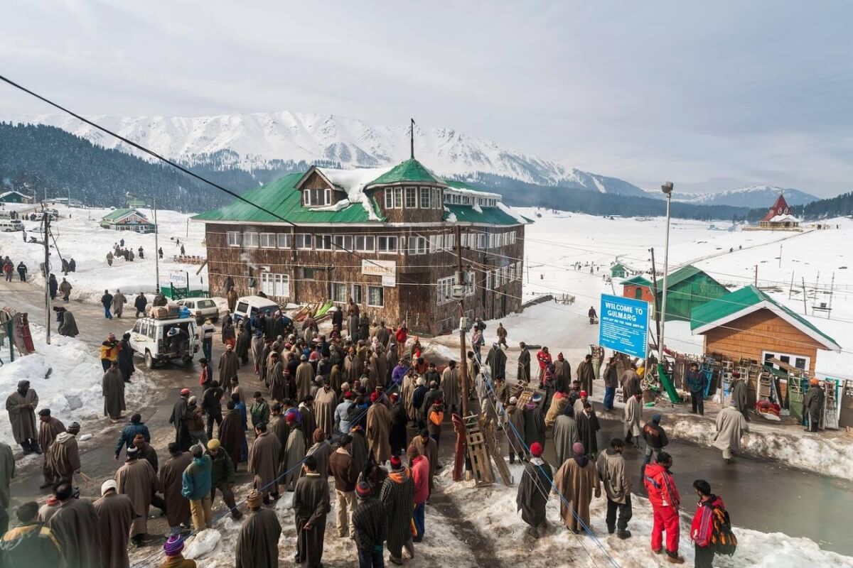 Is Kashmir Crowded in June?