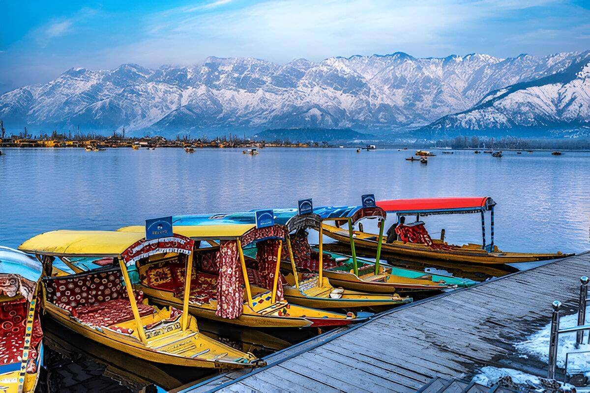 How Many Lakes Are in Jammu and Kashmir?