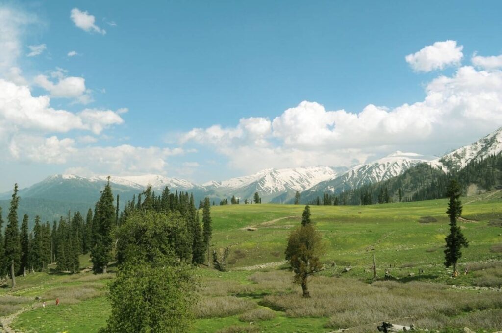 How to Plan a Tour in Gulmarg in April? 