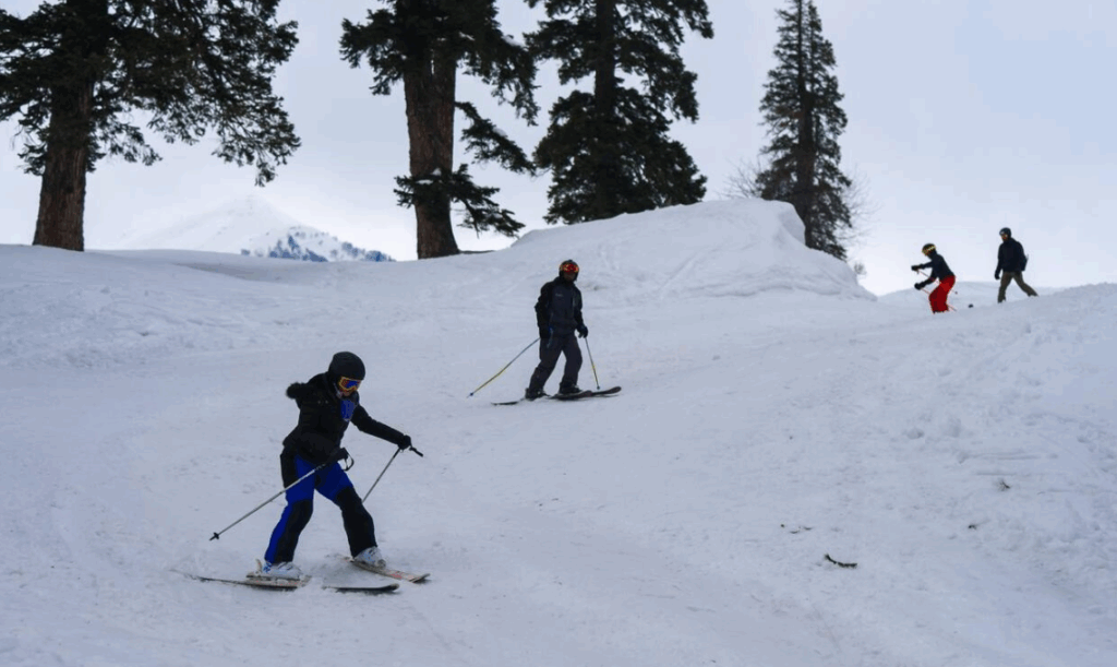 winter activities in Gulmarg