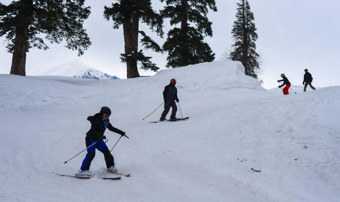 winter activities in Gulmarg